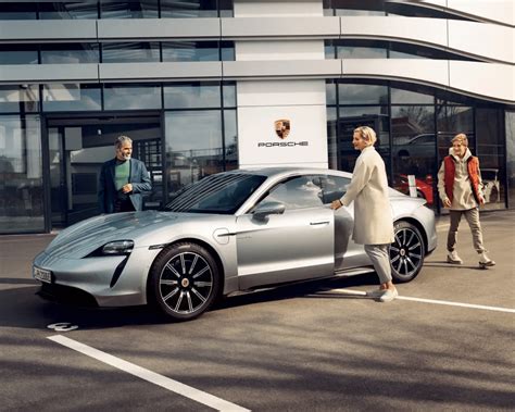 Jaunas un lietotas Porsche automašīnas 